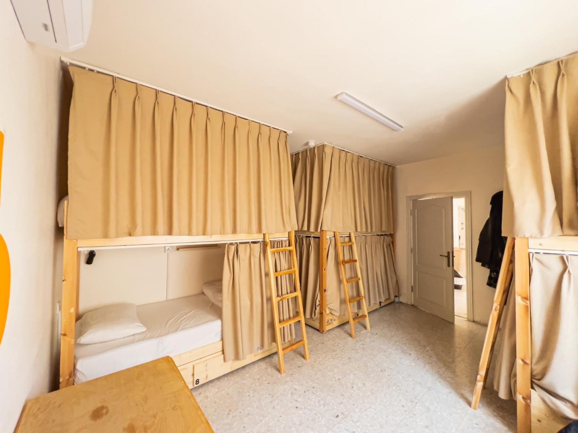 Battuta Hostel Амман Номер фото