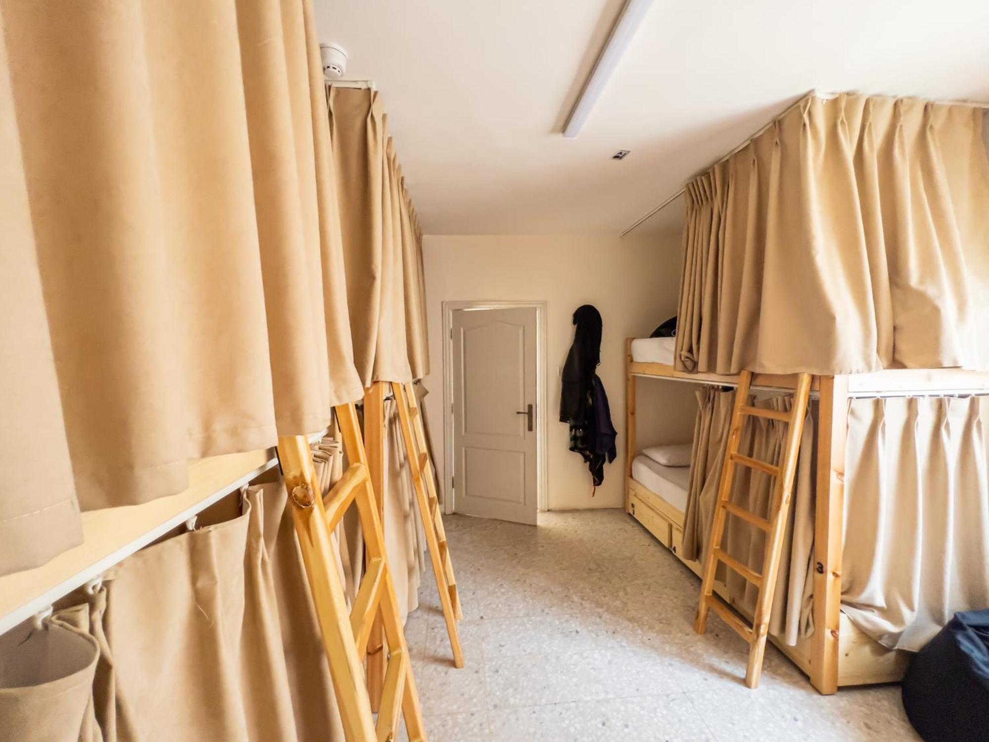 Battuta Hostel Амман Номер фото